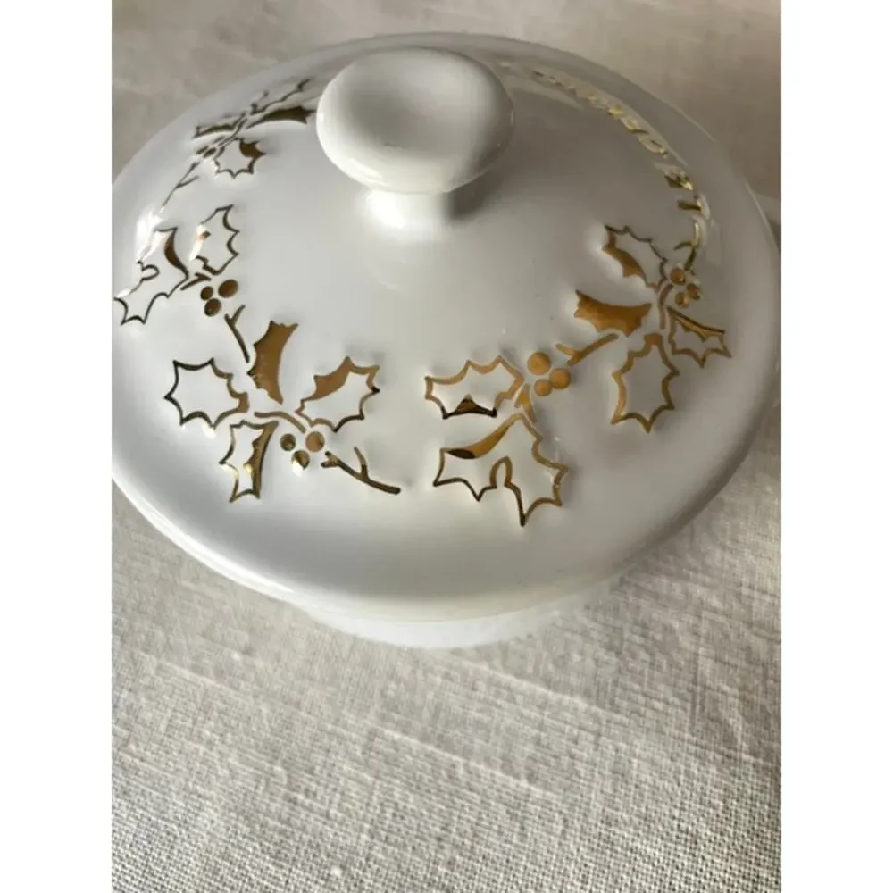 Le Creuset White Gold Holly Mini Cocotte Covered Stoneware Baker Holiday NWT